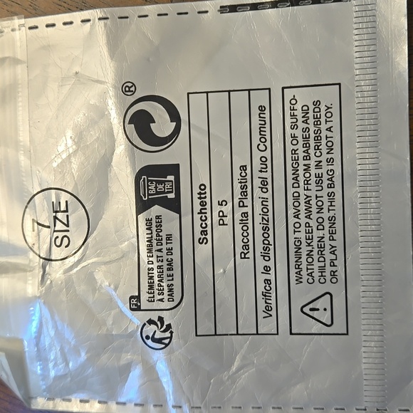 Heart-Shaped Red Cubic Zirconia Decor Ring Women/Girls size 7 - Picture 8 of 8